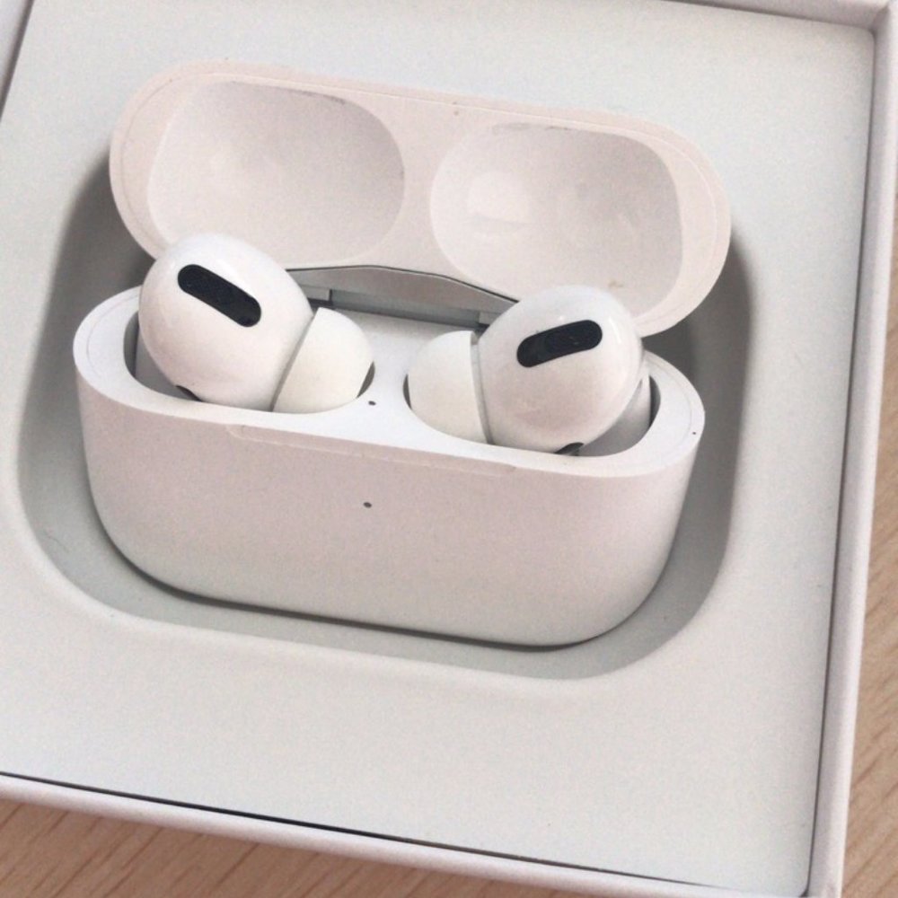 Apple's new headphones - Picture 8 of 13